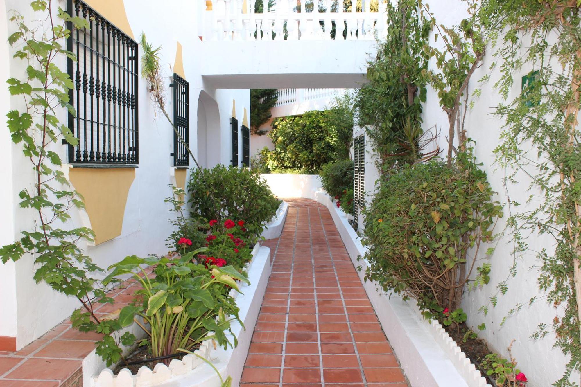 Apartamentos Las Rosas De Capistrano Nerja Dış mekan fotoğraf