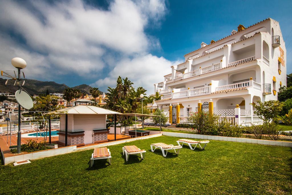 Apartamentos Las Rosas De Capistrano Nerja Dış mekan fotoğraf