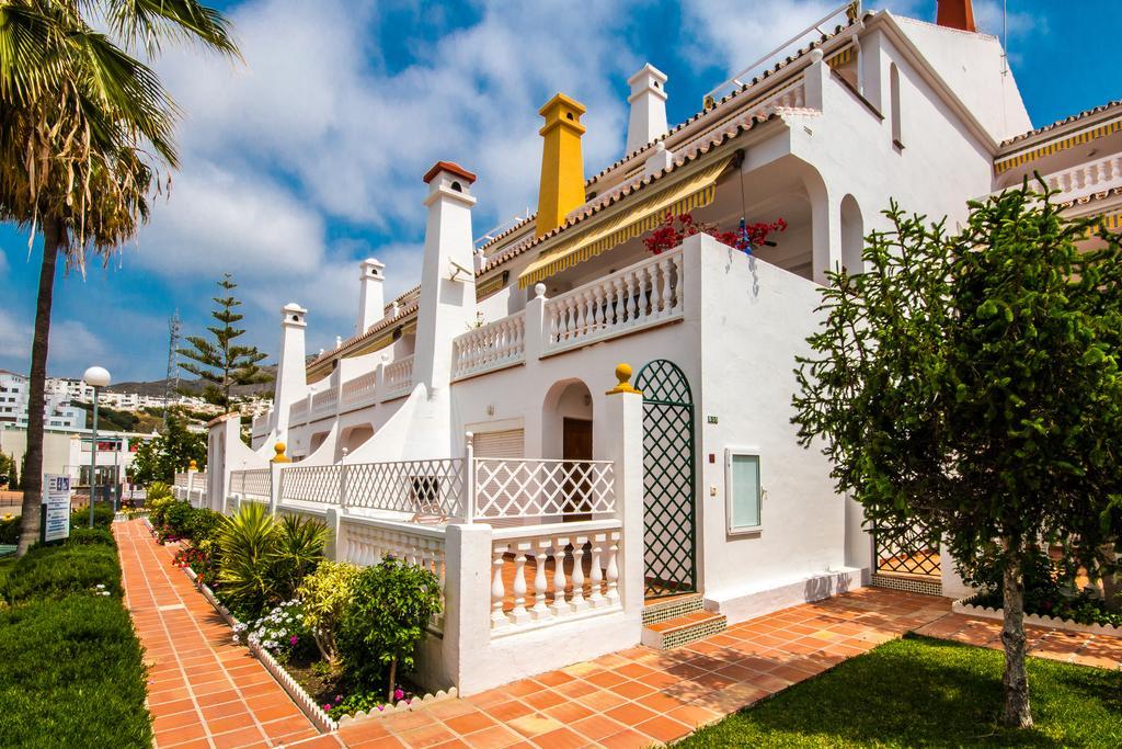 Apartamentos Las Rosas De Capistrano Nerja Dış mekan fotoğraf