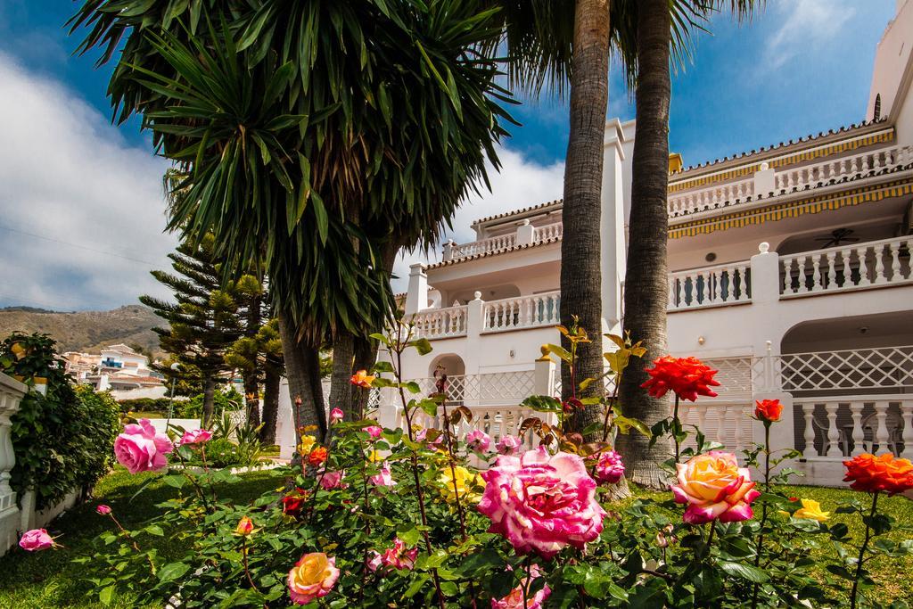 Apartamentos Las Rosas De Capistrano Nerja Dış mekan fotoğraf