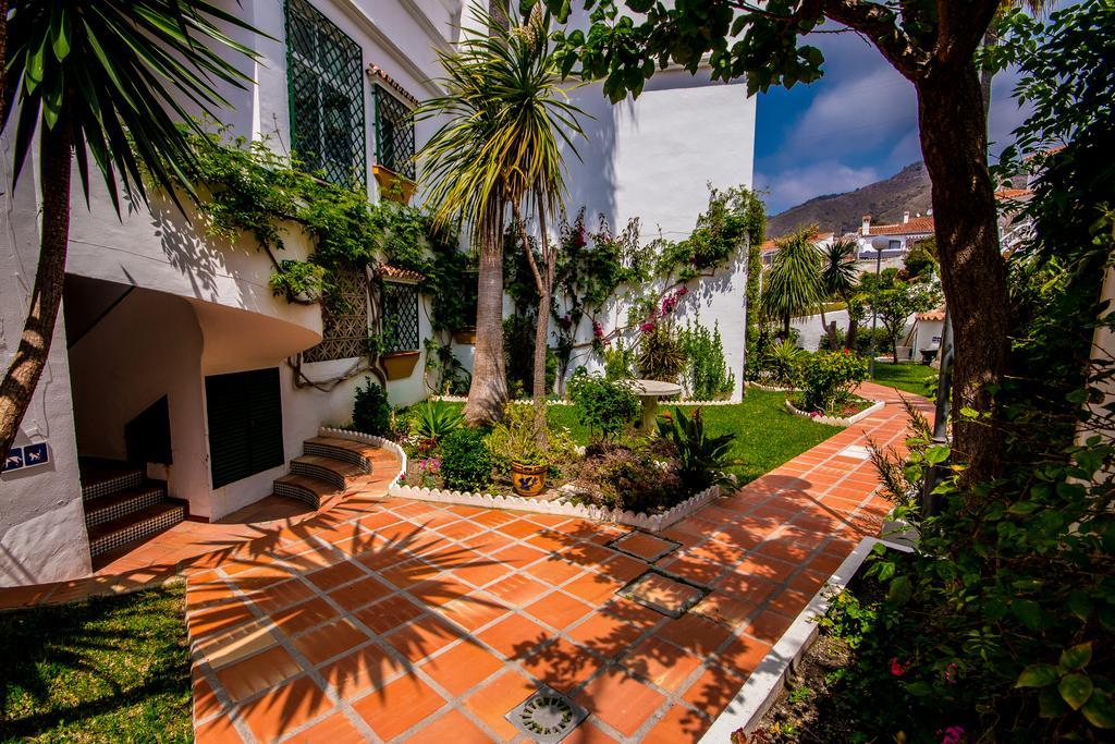 Apartamentos Las Rosas De Capistrano Nerja Dış mekan fotoğraf