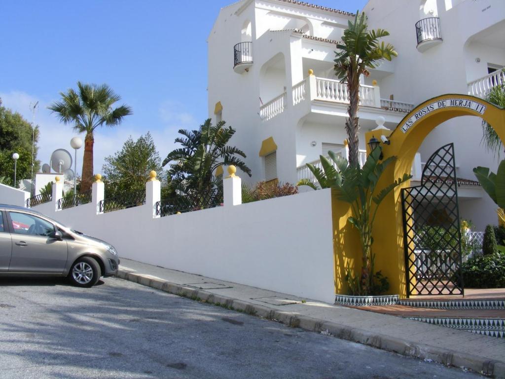 Apartamentos Las Rosas De Capistrano Nerja Dış mekan fotoğraf