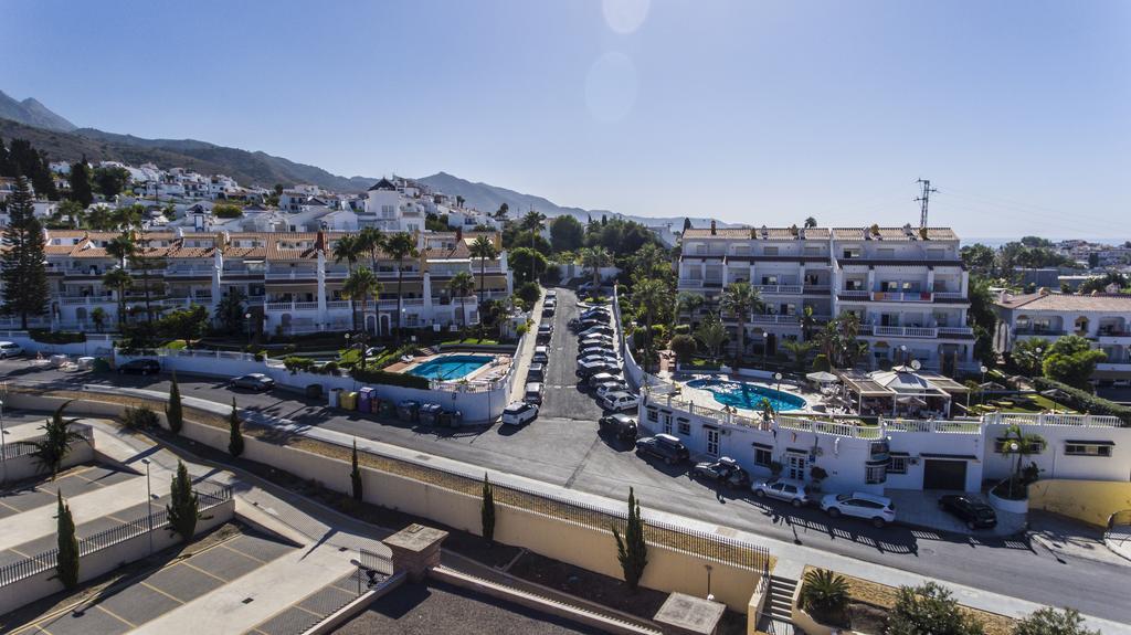 Apartamentos Las Rosas De Capistrano Nerja Dış mekan fotoğraf