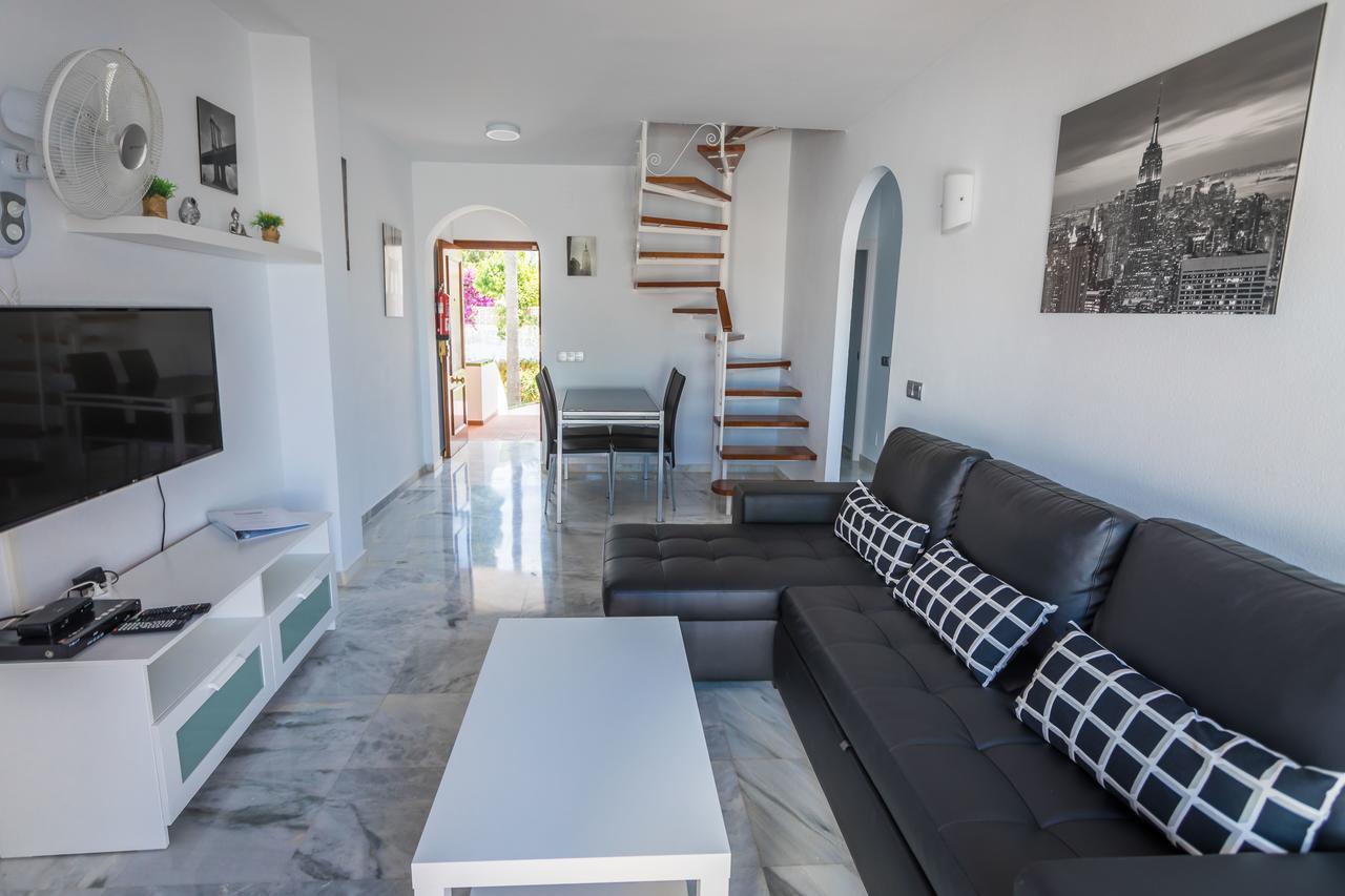 Apartamentos Las Rosas De Capistrano Nerja Dış mekan fotoğraf