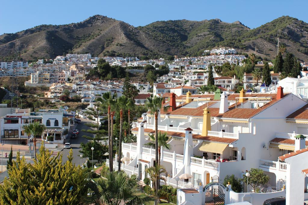 Apartamentos Las Rosas De Capistrano Nerja Dış mekan fotoğraf